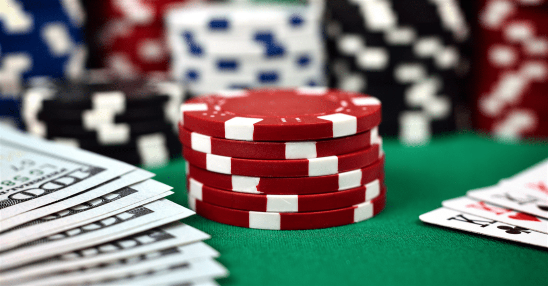 Upplev pokerspänning på svenska