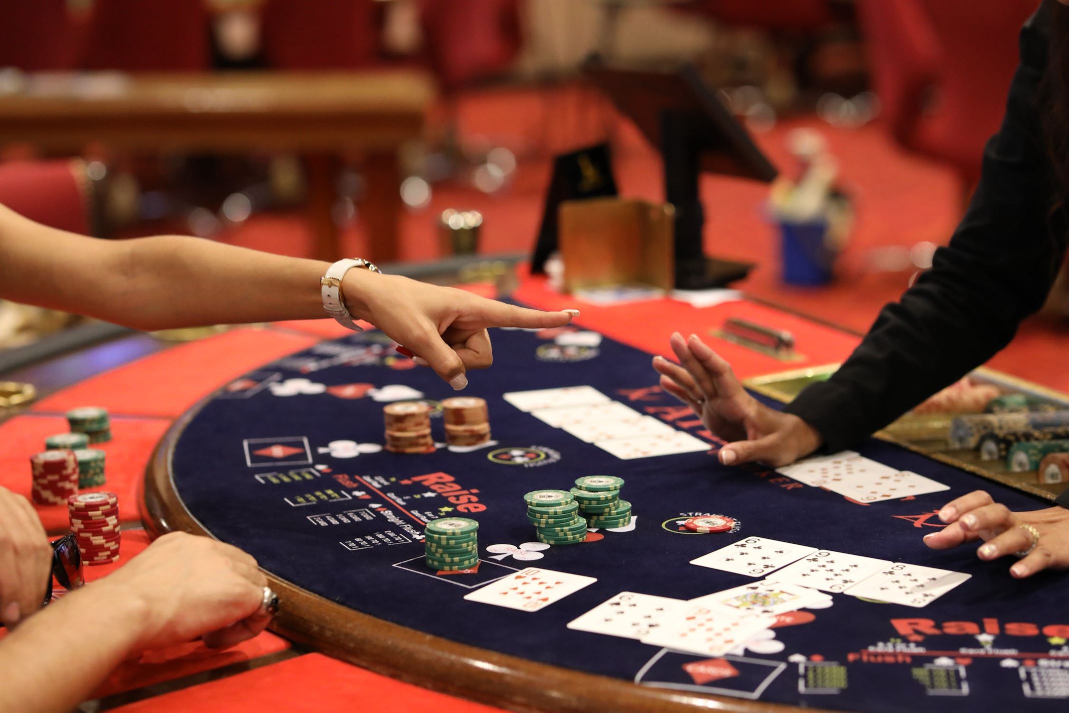 Kungarna av Pokervärlden: Utforska Möjligheterna med Texas Hold’em-Poker Online