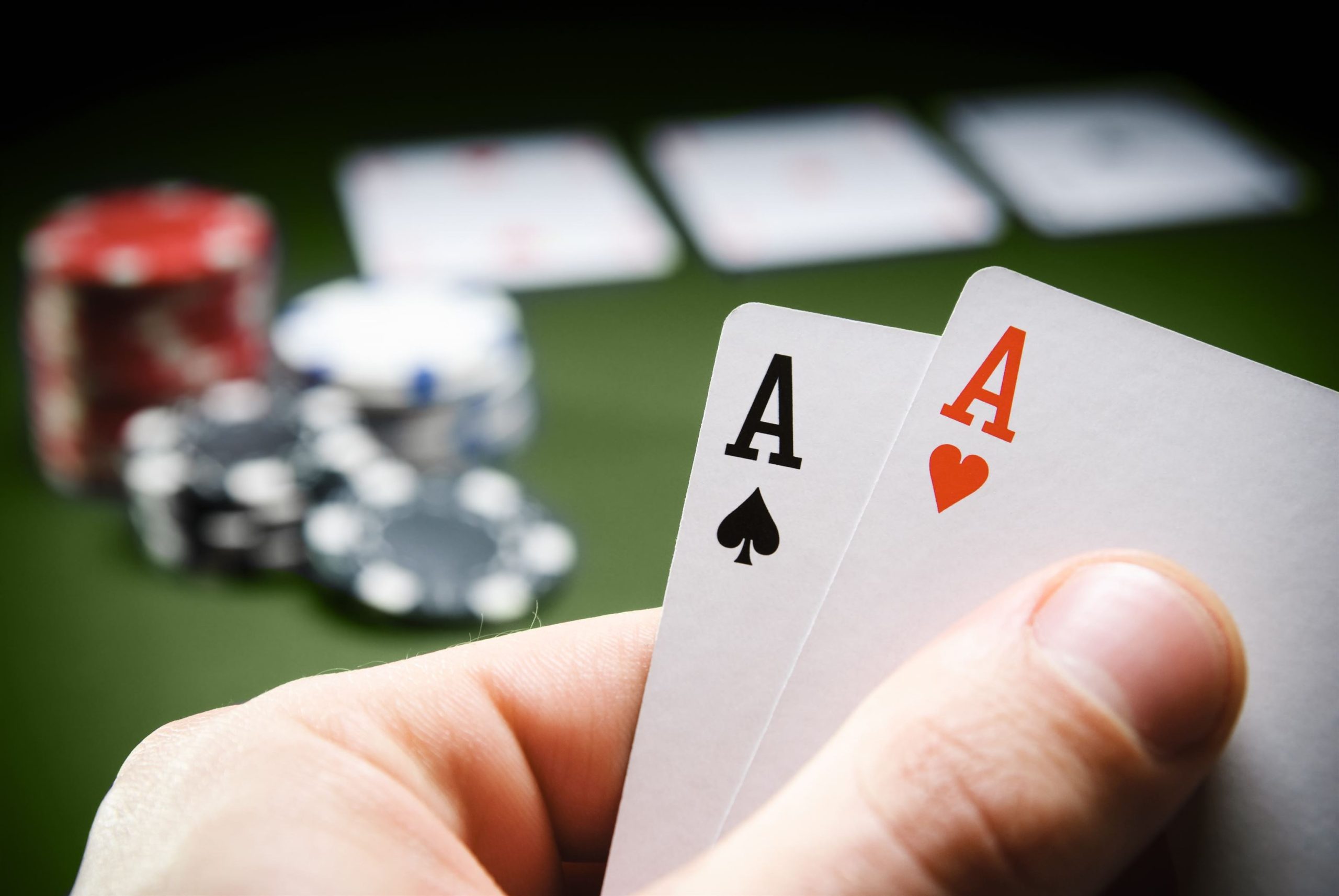 Utmana De Bästa: Delta i Spännande Pokerturneringar Online