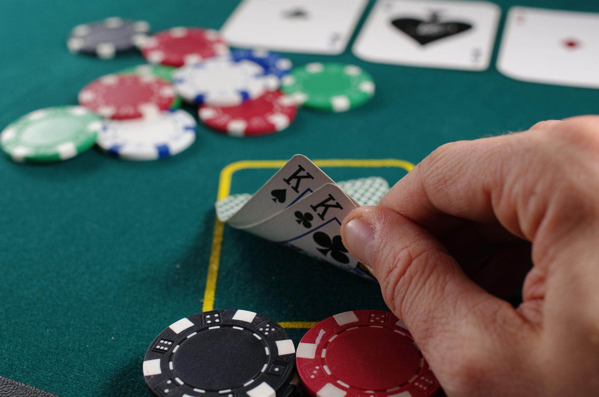 Turneringsexpertis: Utforska Vinnande Strategier för Pokerturneringar Online
